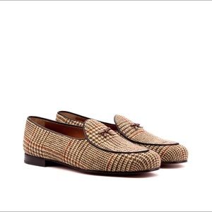Men’s brown tweed sartorial slippers.
